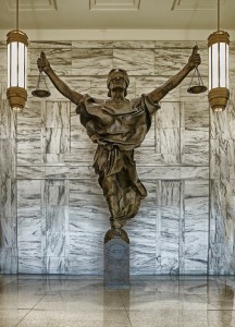 figure-of-justice-237109_1280